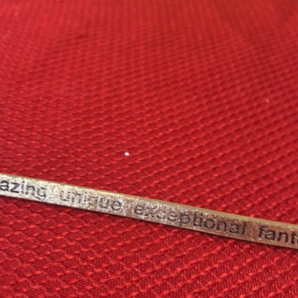 Good work(s) make a difference bracelet - Picture 5 of 7